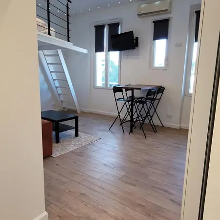 Cosy, 8 Min A Pied Du Palais Et De La *