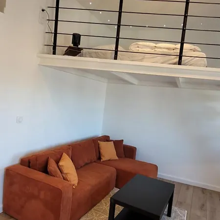 Cosy, 8 Min A Pied Du Palais Et De La Daire