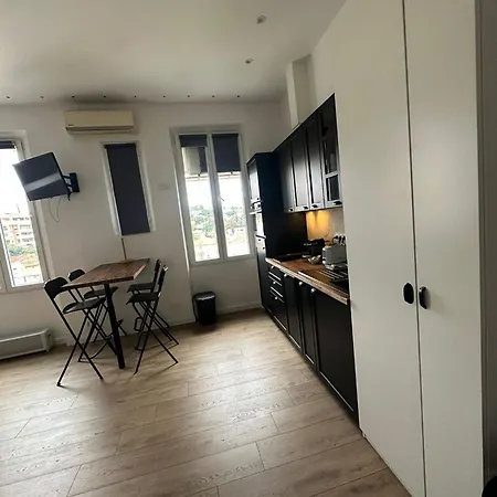 Cosy, 8 Min A Pied Du Palais Et De La Daire Cannes